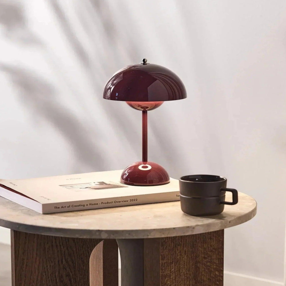Cordless mini table lamp